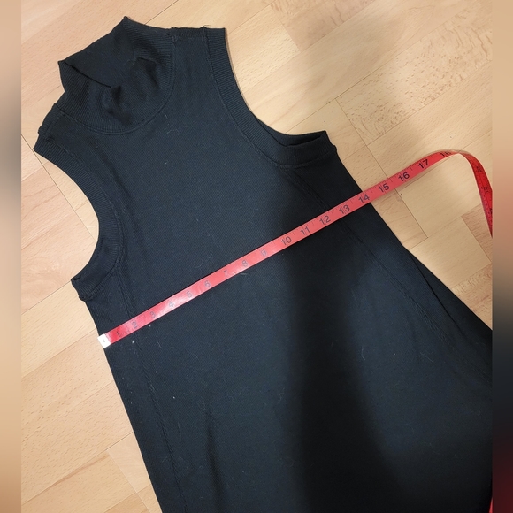 NWT Lululemon Dress - Picture 3 of 6